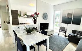 Your Familyapartment In Sirmione